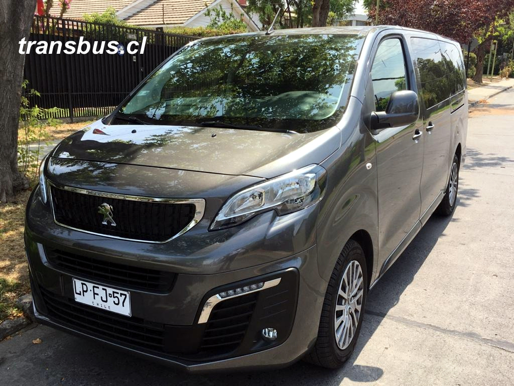 Van Peugeot Traveller